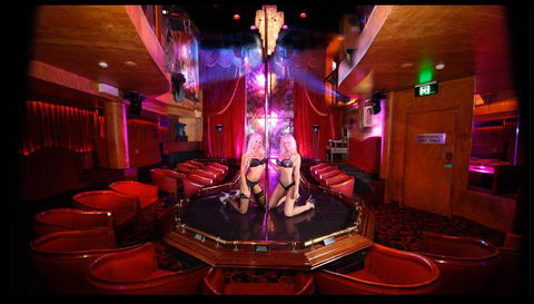 Hollywood Showgirls Nightclub - Internet Find 4