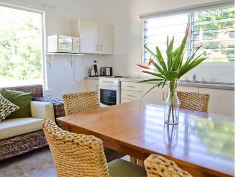 Villa Marine Cairns Beach Self Contained Holiday Apartments - Internet Find 3