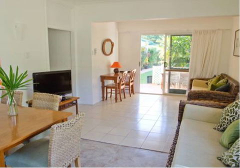Villa Marine Cairns Beach Self Contained Holiday Apartments - Internet Find 4