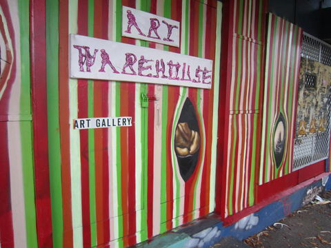 Art Ware House - Internet Find 1