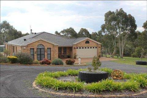 First National Moss Vale - Internet Find 0