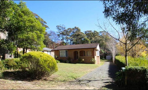 First National Moss Vale - Internet Find 2