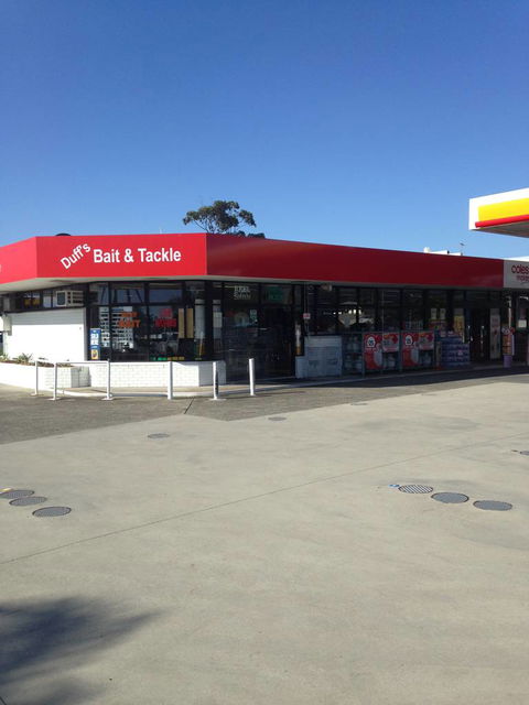 Duff’s Salamander Bait & Tackle - Internet Find 4