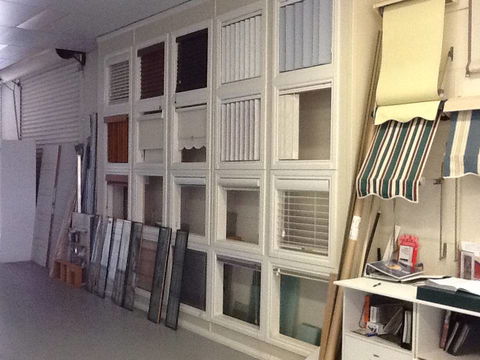 Williams Blinds - Internet Find 0