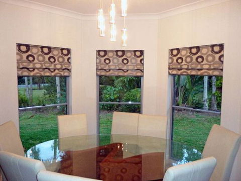 Lindy’s Curtains And Blinds - Internet Find 3
