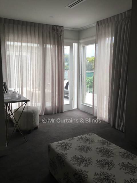 Mr Curtains & Blinds - Internet Find 7