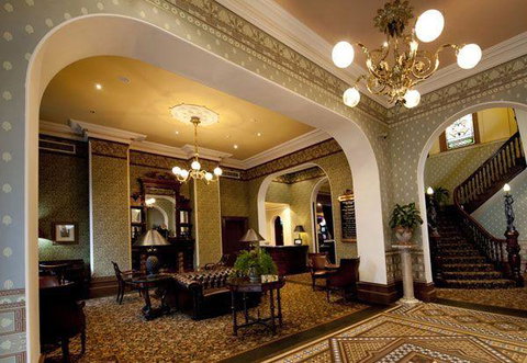 Craig's Royal Hotel - Internet Find 8