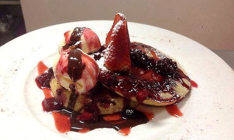 Colonial Kitchen At The Commercial Hotel - Internet Find 10