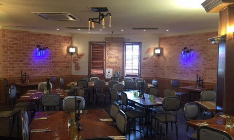 Nicholsons Bar And Grill - Internet Find 3