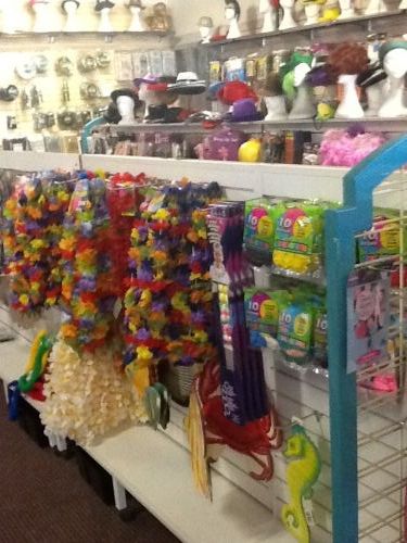 Holly’s Party Hire - Internet Find 0