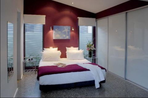 Milligans Shower Screens - Internet Find 4