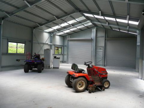 Shed Boss Innisfail - Internet Find 1