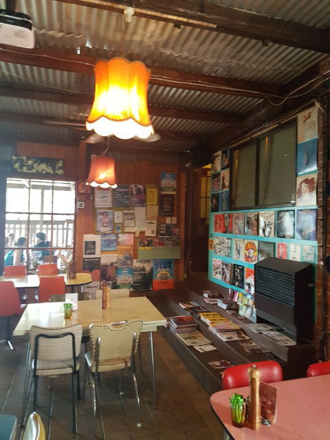 Cafe Komodo - Internet Find 7