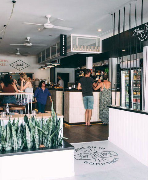 Izzy's Restaurant - Internet Find 4