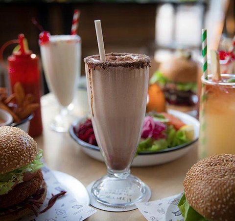 Izzy's Restaurant - Internet Find 5