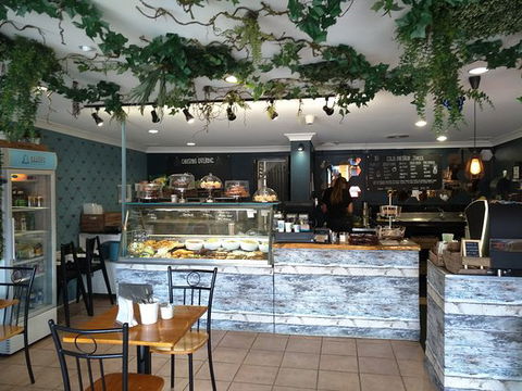 Crazies Cafe - Internet Find 0