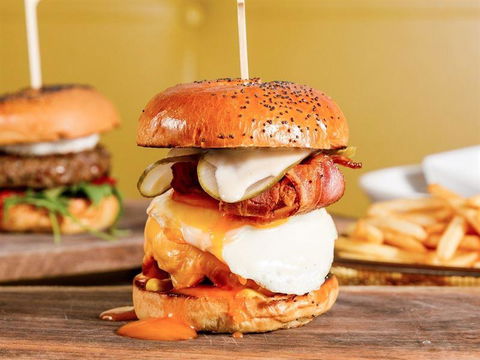 Noho NYC Bar & Grill - Internet Find 2