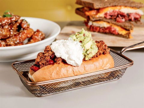 Noho NYC Bar & Grill - Internet Find 5