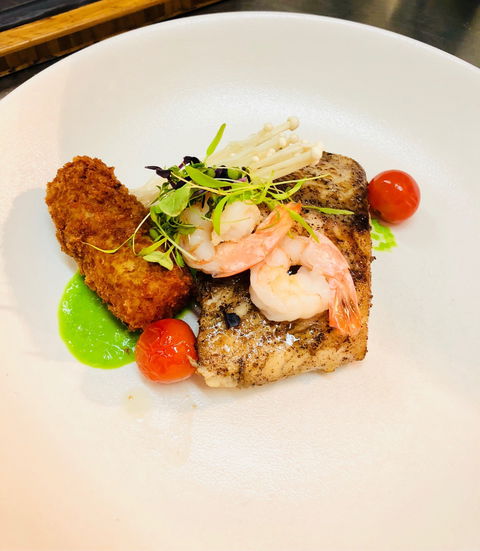 Essence Bar & Grill - Internet Find 6