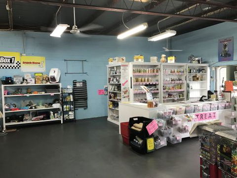 Bazza’s Pet Shack - Internet Find 3