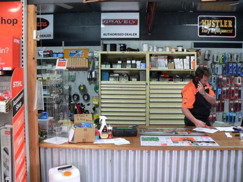 Manning Mowers BBQ’s & Heating - Internet Find 1