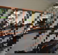 Annies Barber Shop - Internet Find