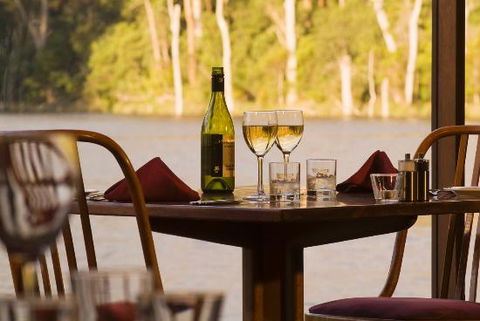 Lakeside Restaurant - Internet Find 0