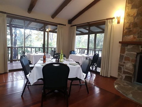 Evedon Lakeside Restaurant - Internet Find 0