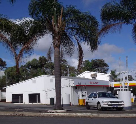 Hillview Roadhouse Motel Restaurant - Internet Find 0