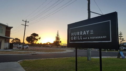 Murray St Grill - Internet Find 0