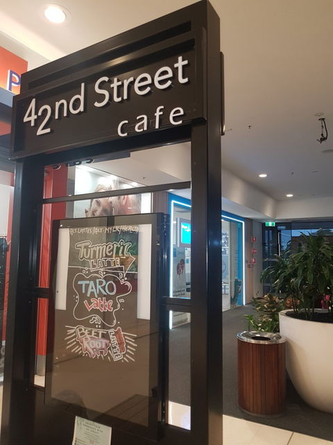 42nd Street Cafe - Internet Find 3