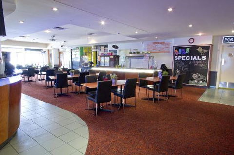 Rose & Crown Hotel - Internet Find 0