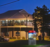 St Kilda Beach Hotel - Internet Find