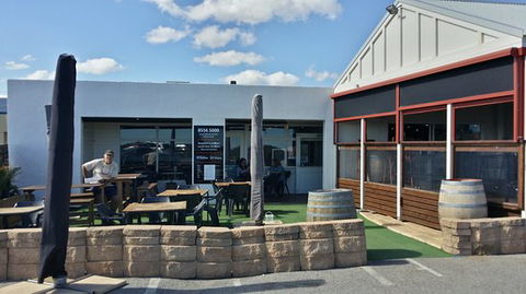 Breeze Cafe & Bar - Internet Find 0