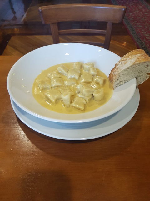 Miranda Restaurant @ Lou Miranda Estate - Internet Find 7