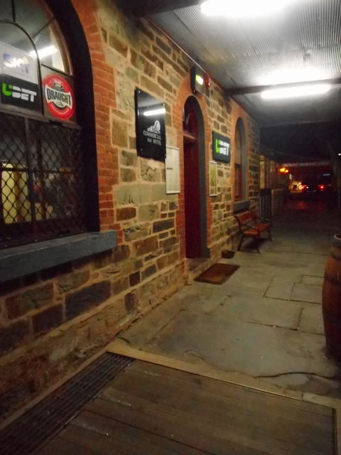 Commercial Hotel - Internet Find 1