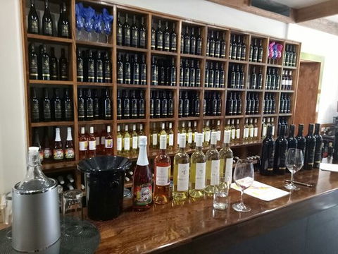 Dell'uva Wines - Internet Find 0