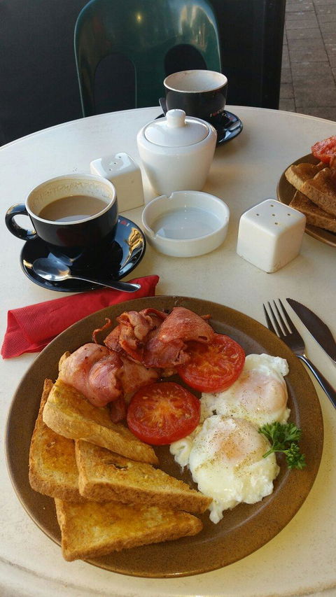 Ozzie's Coffee Lounge - Internet Find 6