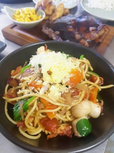 Patio Restaurant - Internet Find 2