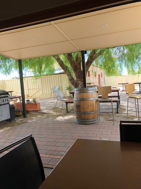 Sandy Creek Hotel - Internet Find 1
