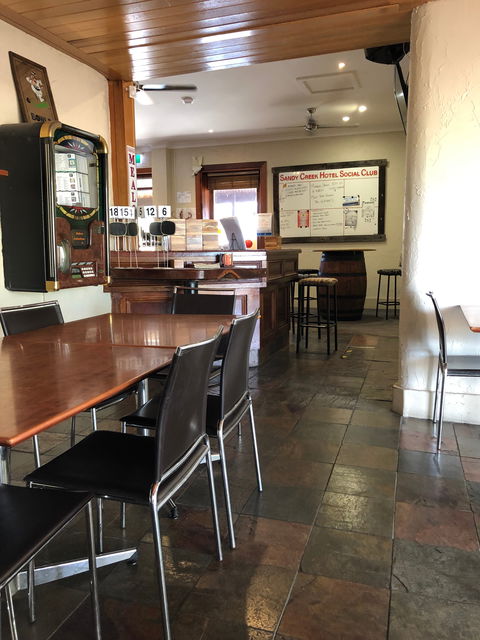 Sandy Creek Hotel - Internet Find 2