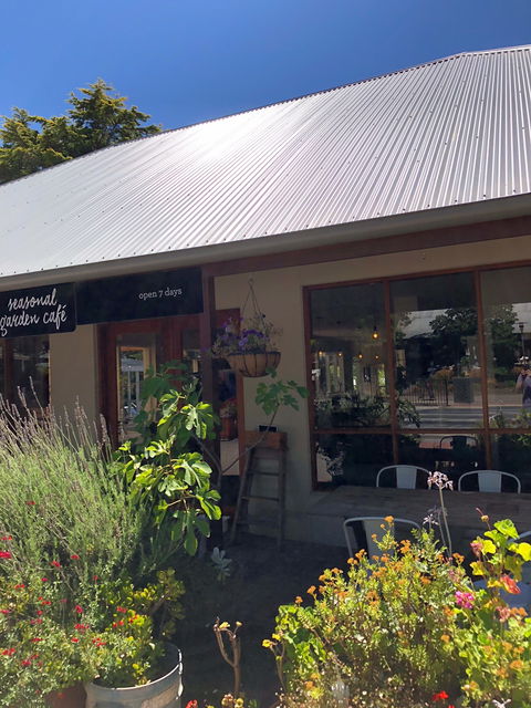 The Seasonal Garden Cafe - Internet Find 6