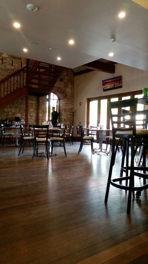 Wanera Wine Bar And Restaurant - Internet Find 14