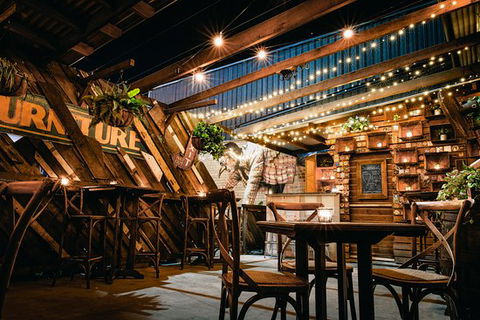 Canvas Cocktail & Wine Bar - Internet Find 0