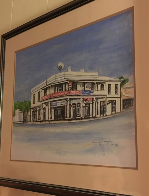Commercial Hotel Restaurant - Internet Find 2