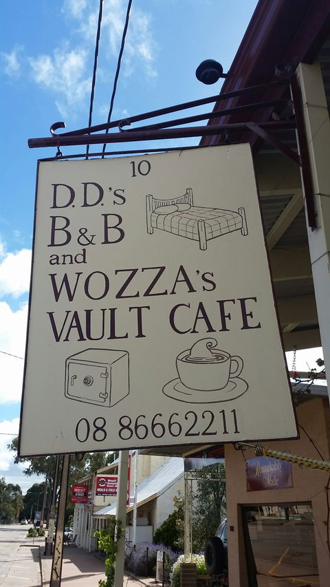 Wozza's Vault Cafe - Internet Find 1