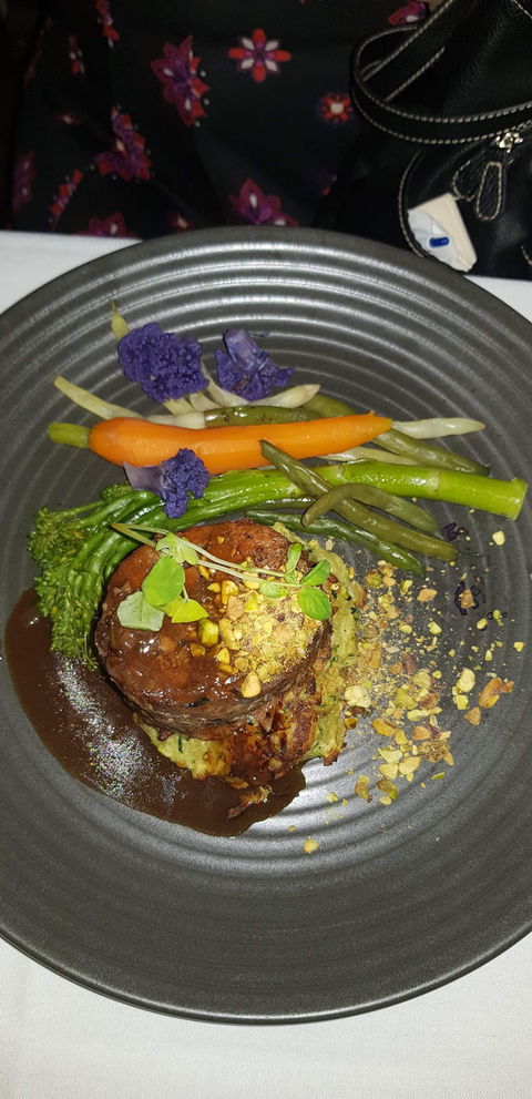 Avvia Cafe-Restaurant - Internet Find 1