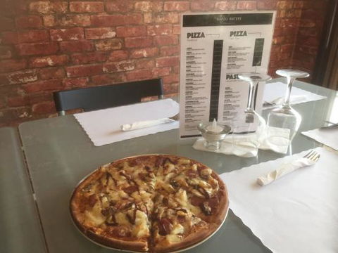 Napoli Waters Pizza & Pasta - Internet Find 0
