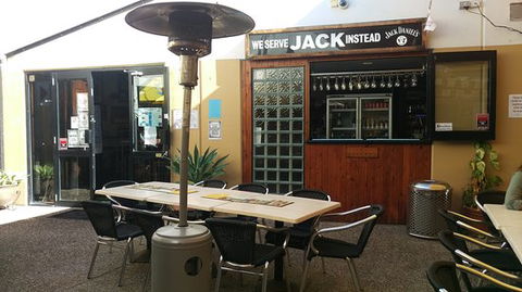 Burleigh Waters Tavern - Internet Find 0