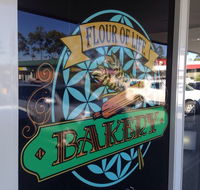 Hollywood Bakery and Cafe - Internet Find